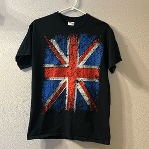 Gildan British flag graphic tee size medium